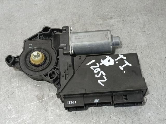Motor de acionamento de vidro da porta traseira esquerda 8E0959801E VAG