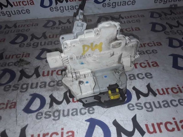Fecho da porta dianteira esquerda 8E2837015AA VAG