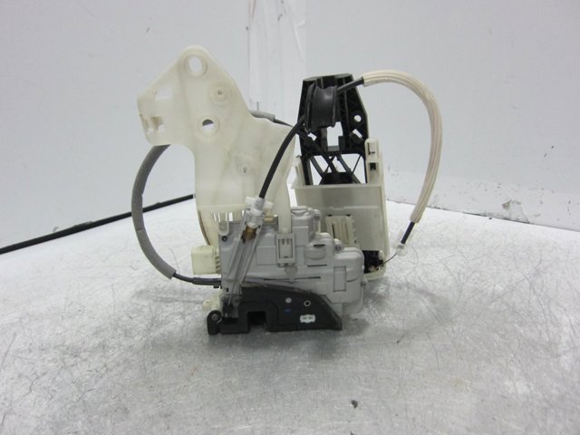 8J1837016A Porsche