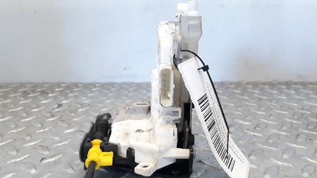 Fecho da porta dianteira direita 8J1837016E VAG