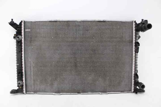 Radiador de esfriamento de motor 8K0121251AJ VAG
