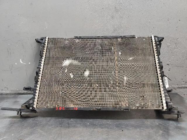 Radiador de esfriamento de motor 8K0121251R VAG