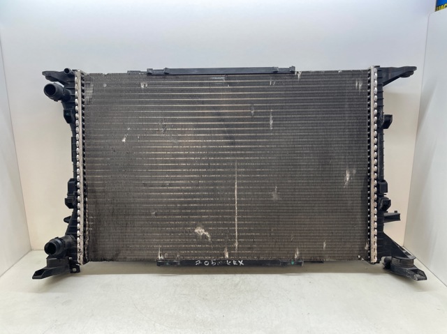 Radiador de esfriamento de motor 8K0121251R VAG