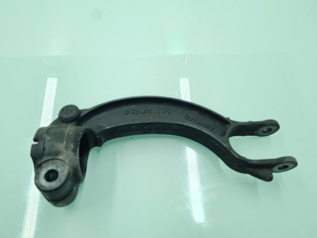 Forquilha inferior direita de amortecedor dianteiro 8K0413038 VAG