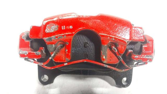 Suporte do freio dianteiro esquerdo 8K0615123F VAG