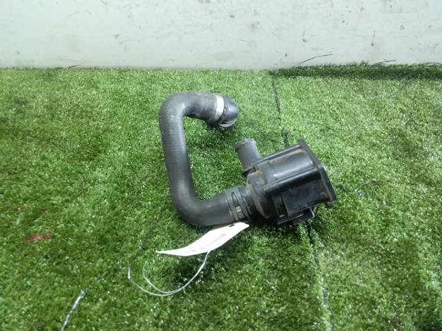 Bomba de água (bomba) de esfriamento, adicional elétrica 8K0819147 VAG