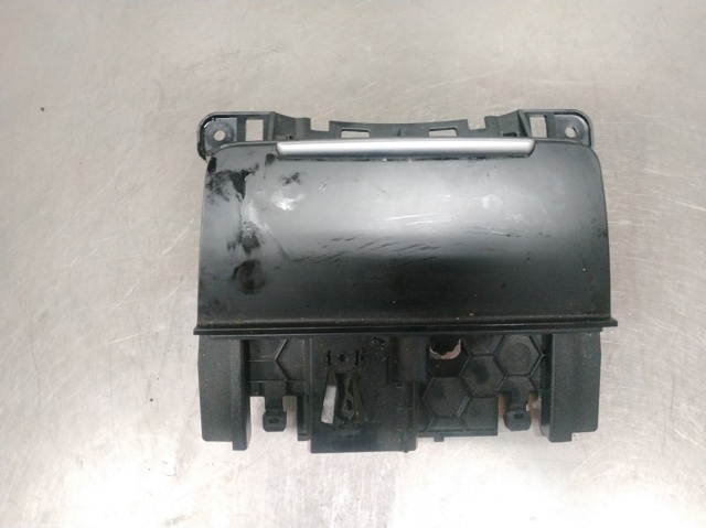 8K0857951 VAG
