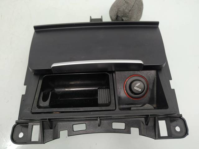 8K0857951C VAG
