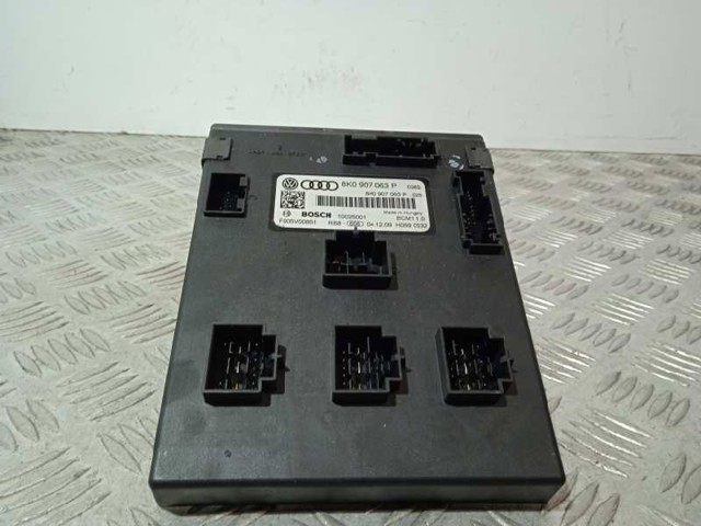 Módulo de direção (Centralina eletrônica) da rede de bordo 8K0907063P VAG