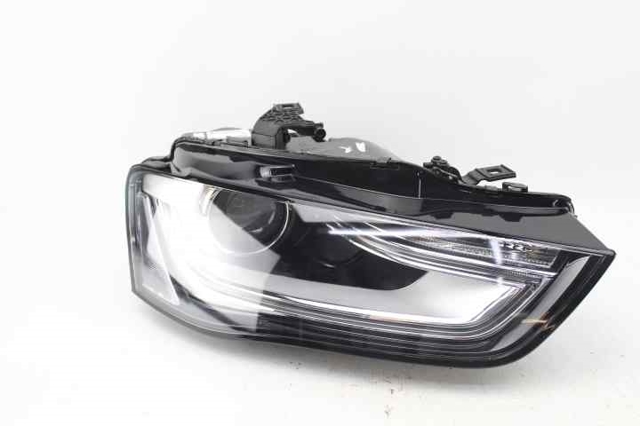 Luz direita 8K0941044F VAG