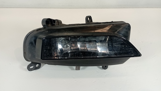Luzes de nevoeiro direitas 8K0941700 VAG
