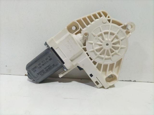 Motor de acionamento de vidro da porta dianteira esquerda 8K0959801A VAG
