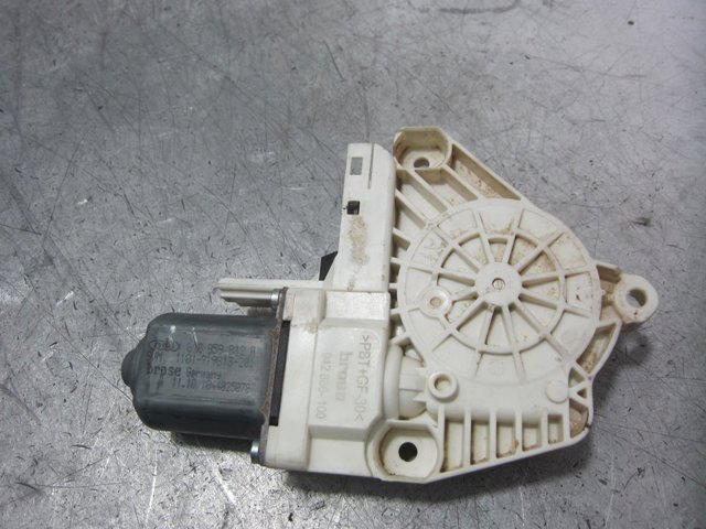 Motor de acionamento de vidro da porta traseira direita 8K0959812A PORSCHE