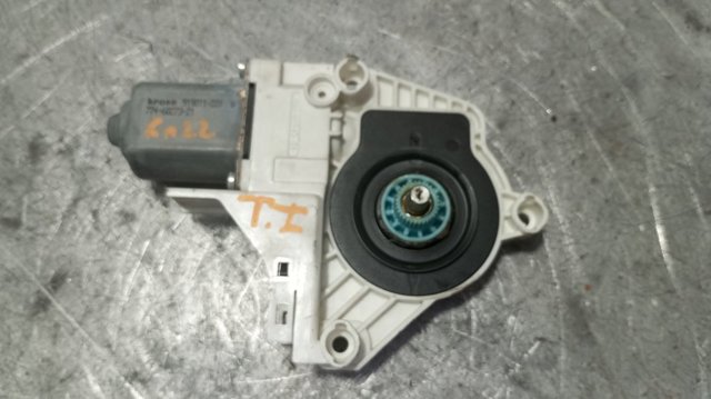 Motor de acionamento de vidro da porta traseira direita 8K0959812A PORSCHE