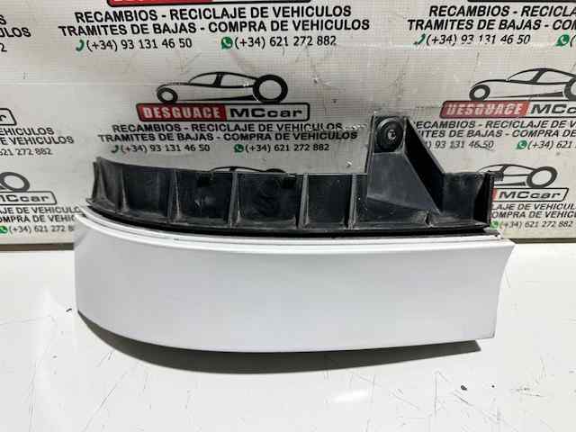 Guia direita do pára-choque traseiro 8L0807378A VAG