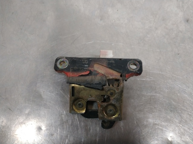 Fecho de tampa de porta-malas (de 3ª/5ª porta traseira) 8L0827505 VAG