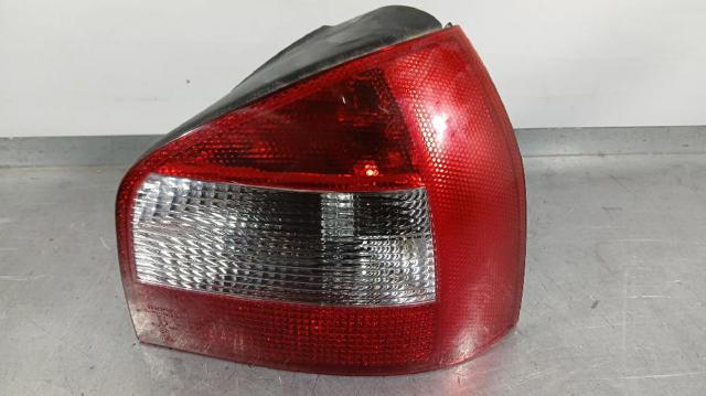 Lanterna traseira direita 8L0945096A VAG