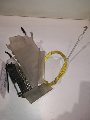Fecho da porta dianteira direita 8L1837016 VAG