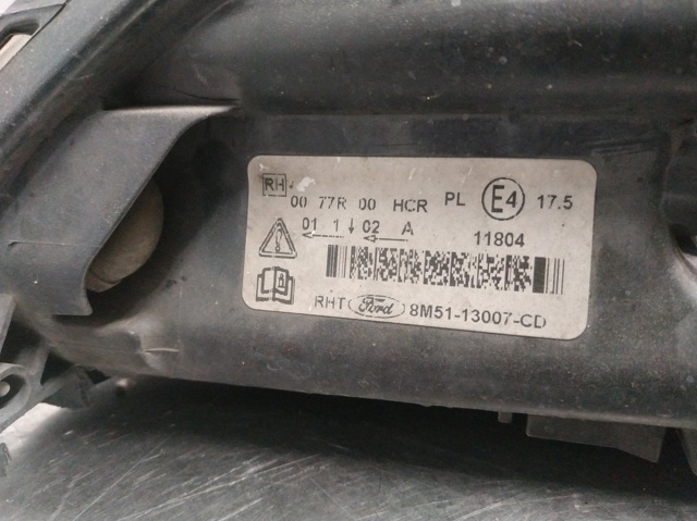 Luz direita 8M5113007CD FORD