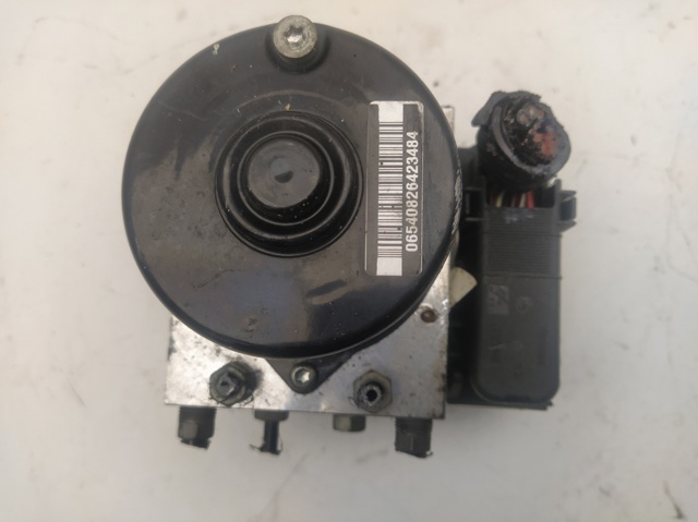8M512C405AA Ford