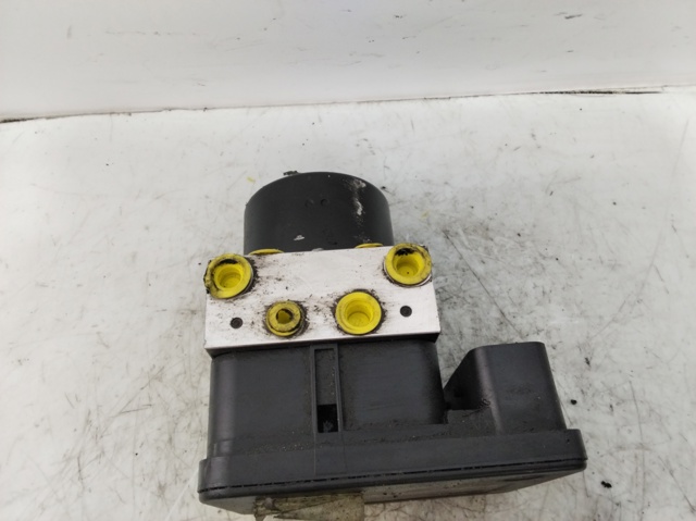 8M512C405AA Ford