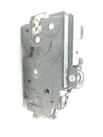 Fecho da porta dianteira esquerda 8N1837015 VAG