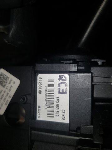 Comutador direito instalado na coluna da direção 8P0953519 VAG