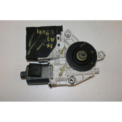 Motor de acionamento de vidro da porta dianteira esquerda 8P0959801E VAG