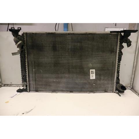 Radiador de esfriamento de motor 8R0121251A VAG