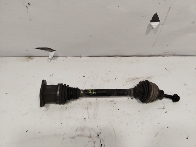 Semieixo (acionador) dianteiro 8R0407271B VAG