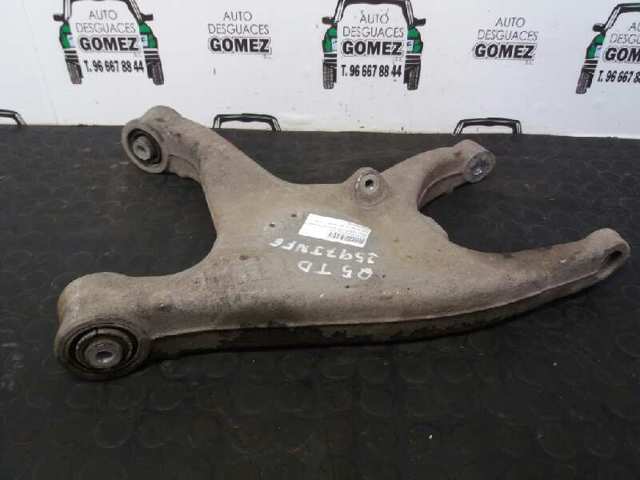 Braço oscilante inferior direito de suspensão traseira 8R0505312B VAG