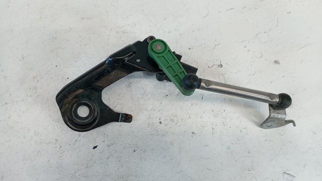 Sensor traseiro esquerdo do nível de posição de carroçaria 8R0941309B VAG