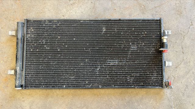 Radiador de aparelho de ar condicionado 8T0260401 VAG