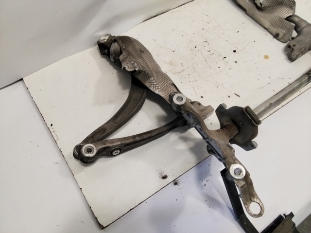Viga de suspensão dianteira (plataforma veicular) 8T0399315H VAG