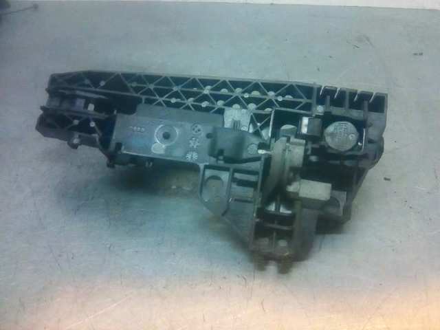 Placa sobreposta de maçaneta da porta 8T0837167A VAG
