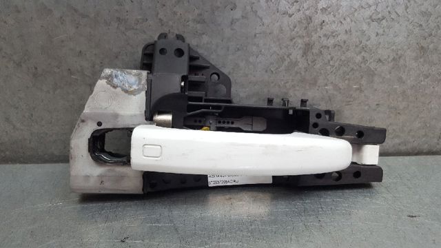 Suporte de maçaneta externa da porta traseira esquerda 8T0837885A VAG