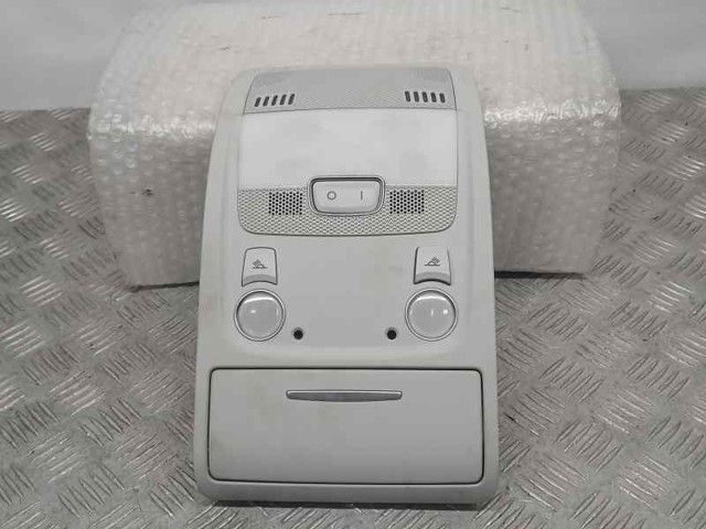 Quebra-luz de iluminação de salão (de cabina) 8T0947135B VAG