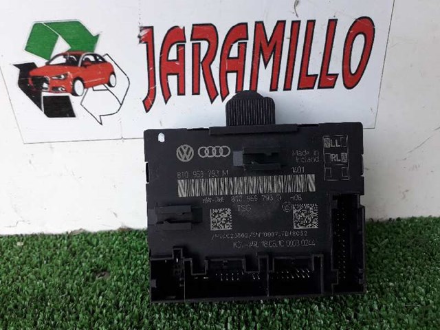 Módulo de conforto da porta dianteira 8T0959793D VAG