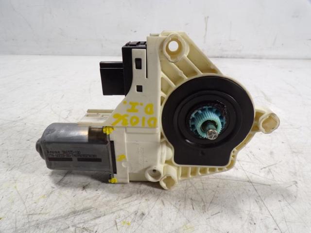 Motor de acionamento de vidro da porta dianteira esquerda 8T0959801A VAG
