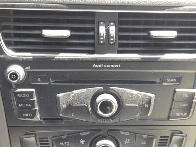 Aparelhagem de som (rádio AM/FM) 8T1057186P VAG