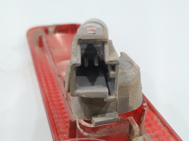 Sinal de parada traseiro adicional 8T1613A613AB FORD