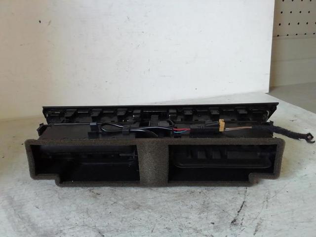 Grelha de ventilação de salão no "painel de instrumentos" 8T1820951CWVF VAG