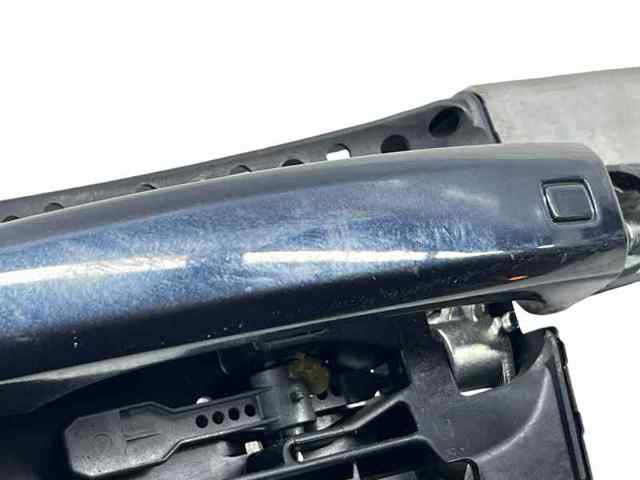 Suporte de maçaneta externa da porta dianteira esquerda 8T1837885B VAG