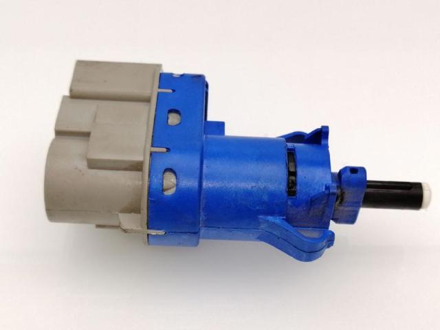Sensor de ativação do sinal de parada 8T4T9G854AA FORD