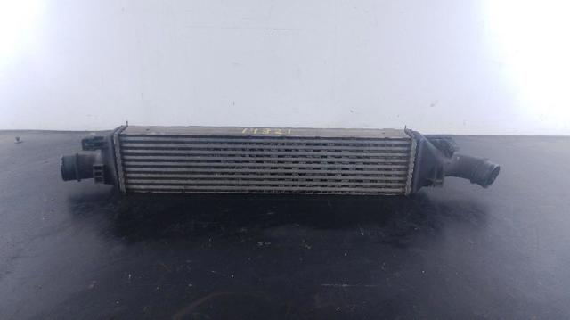 Radiador de intercooler 8U0145803B VAG