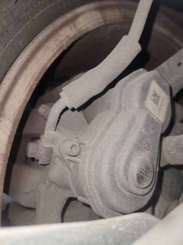 Suporte do freio traseiro direito 8U0615404B VAG