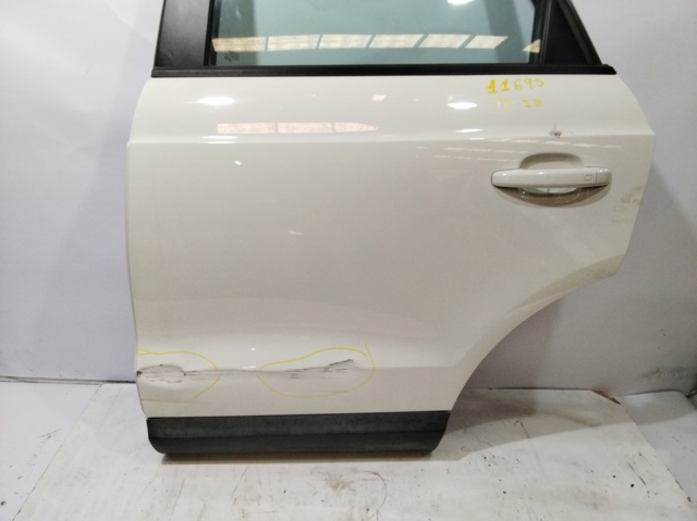 Porta traseira esquerda 8U0833051 VAG