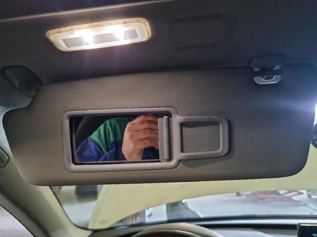 Pala contra o sol 8U0857551JFT9 VAG
