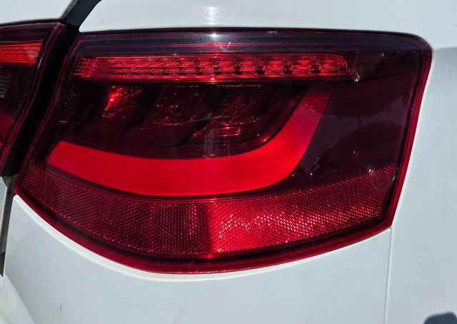8V0941044 VAG