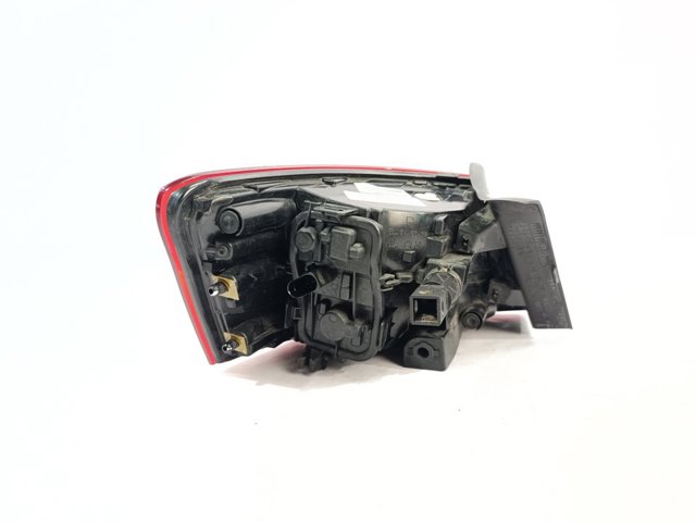 Lanterna traseira direita externa 8V3945096 VAG